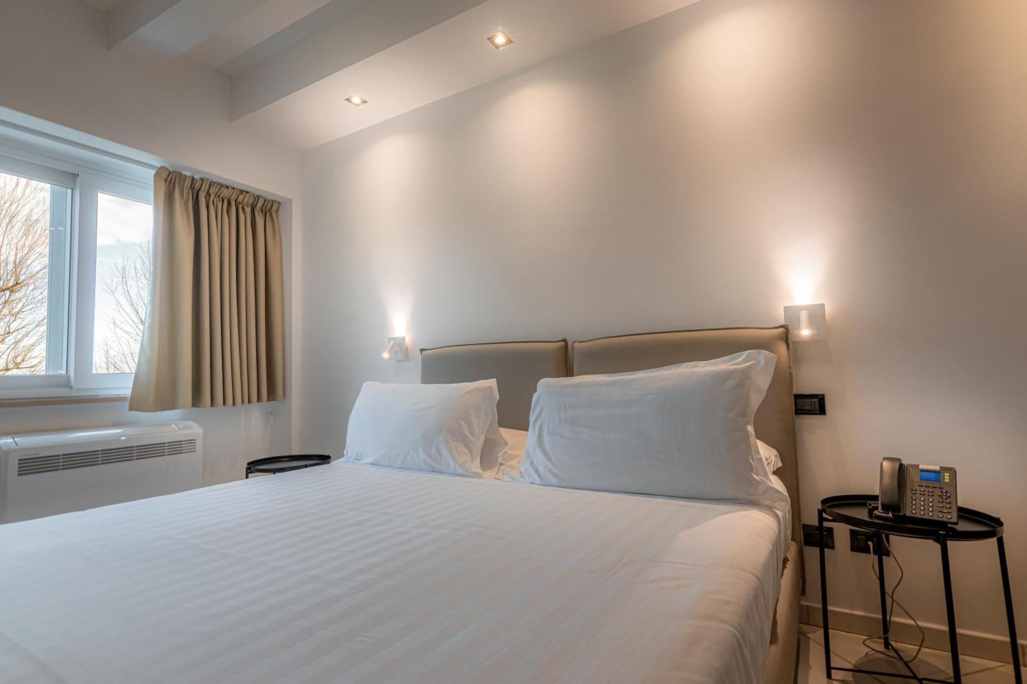 Casabianca Resort Фонди Номер фото